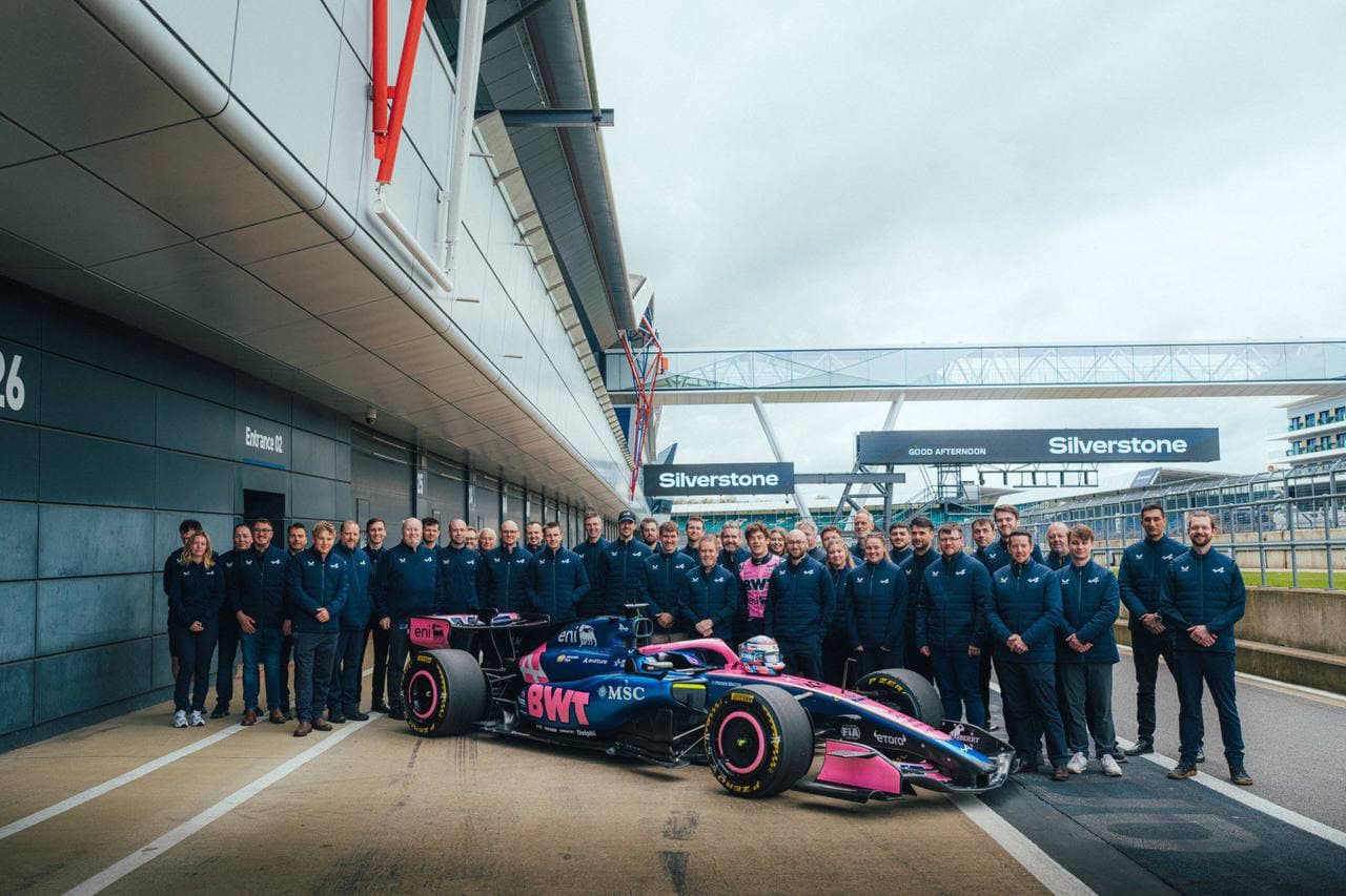 Alpine влаштувала незабутній день для своїх співробітників у Сільверстоуні